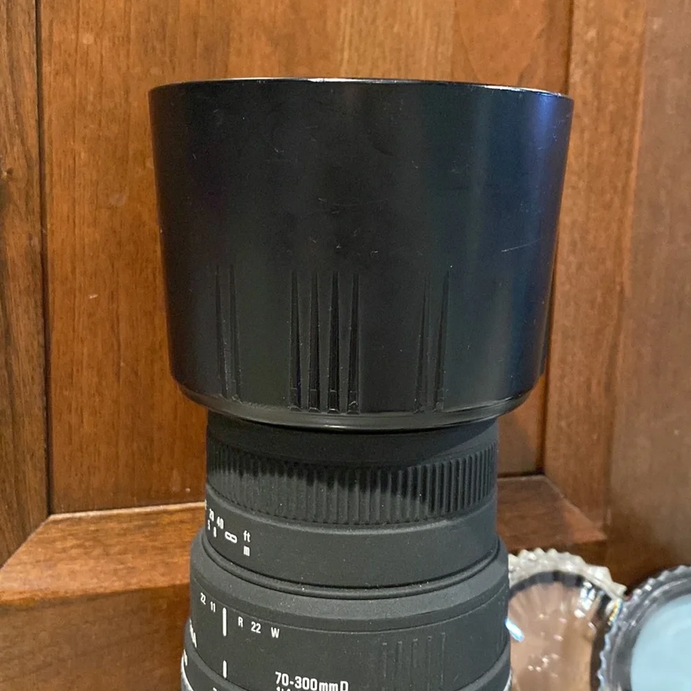 SIGMA - for Nikon - 70-300mm lens